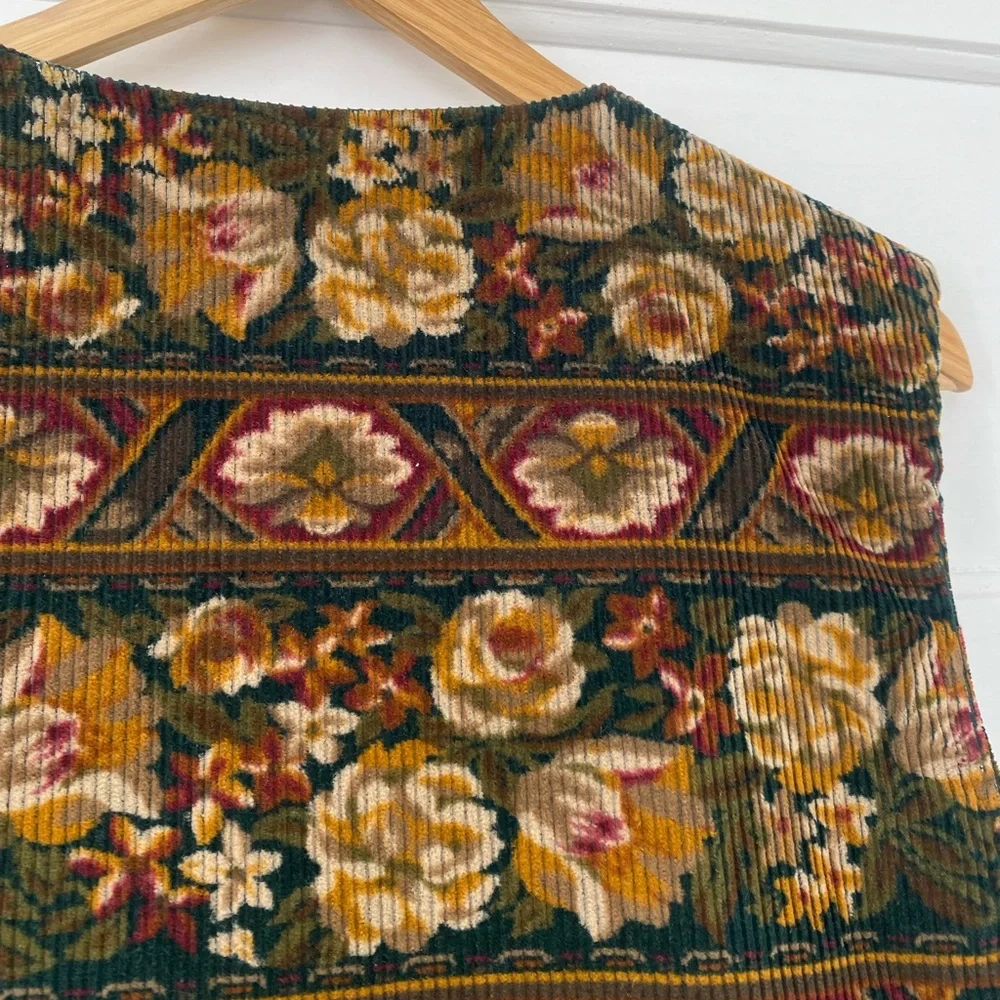 Vintage corduroy floral Cottagecore button up vest - Picture 5 of 9